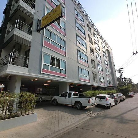 Aparthotel Baan Mina Bangkok Exterior foto