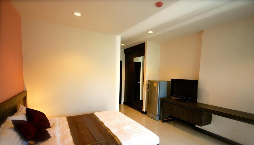 Aparthotel Baan Mina Bangkok Habitación foto